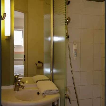 Hotel Est 2*