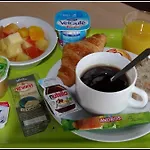 Est Hotel 2*