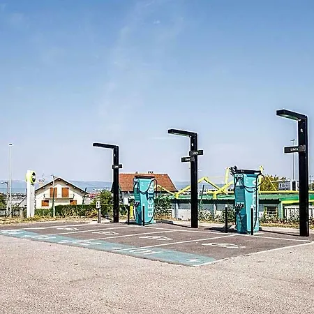 Est 2* Annemasse