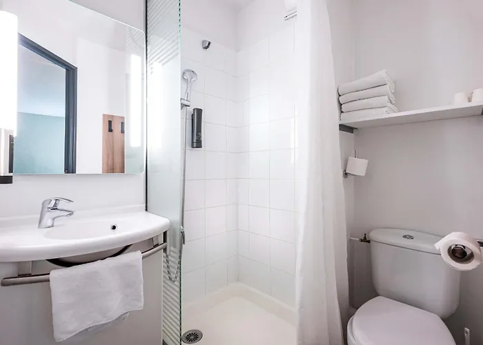 Est Hotell 2*
