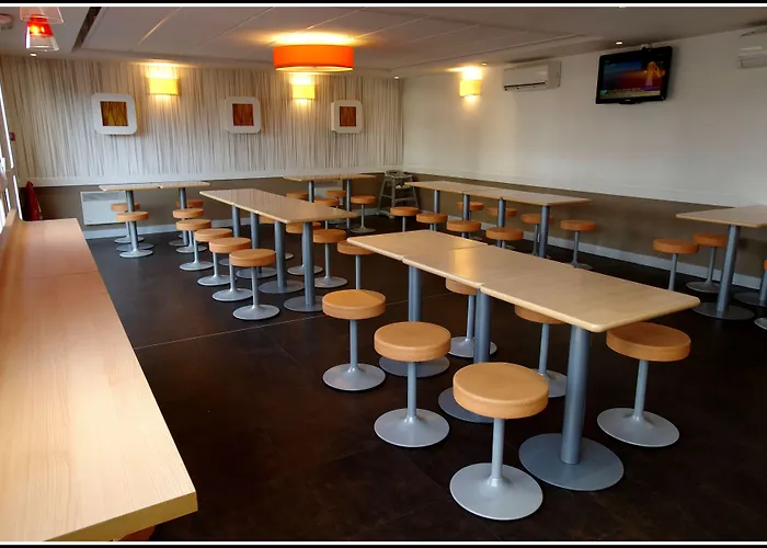 Hotell Est 2*